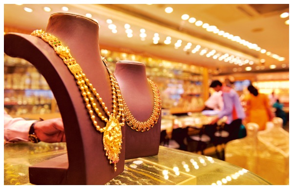 2030ல் தங்கம் விலை எவ்வளவு இருக்கும் தெரியுமா..? இப்போ எவ்வளவு வாங்க முடியுமோ வாங்கிகோங்க..!!