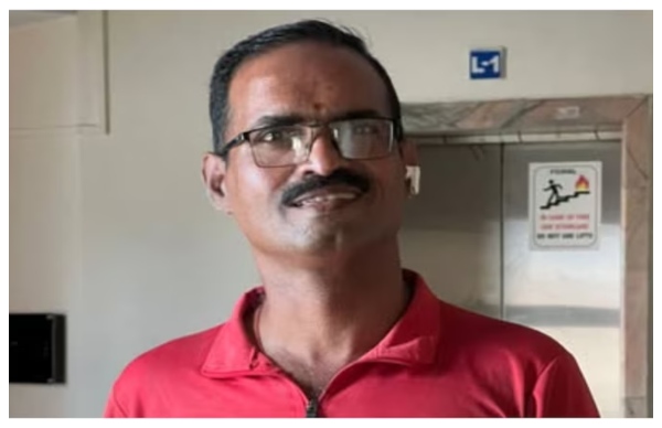 வாழ்க்கையை புரட்டி போட்ட விபத்து..  வாழ்க்கை பாடத்தை கற்றுக்கொடுத்த சோமேட்டோ ஊழியர்..