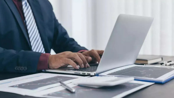 ஒரே வருடத்தில் ரூ.5.5 லட்சம் டூ ரூ.45 லட்சம்.. 8 மடங்கு உயர்ந்த சம்பளம்! அசுர வளர்ச்சியடைந்த டெக்கி!