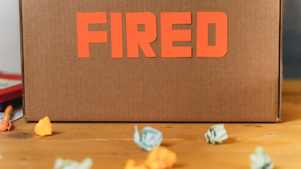 டெக் ஊழியர்களுக்கு மோசமான ஆண்டாக மாறிப் போனது 2025.. தொடரும் பணிநீக்கம்..