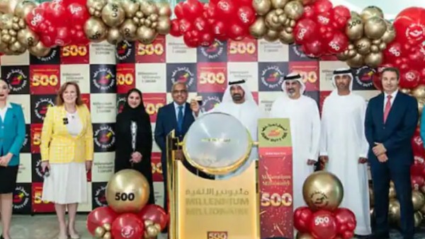  இதுக்கு பேருதான் கூரையை பிச்சுகிட்டு கொட்டுறதோ.. Dubai-ல் ரூ.8 கோடி லாட்டரி வென்ற இந்தியர்..!!