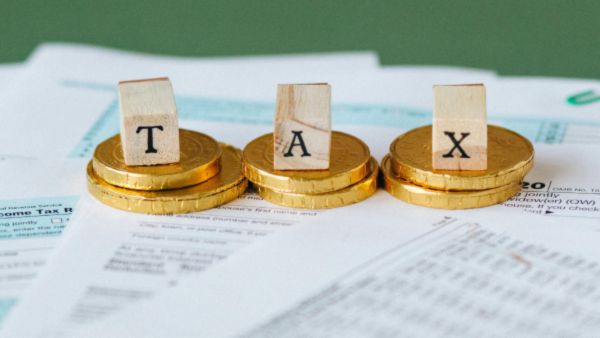 பழைய வரி முறை Vs புதிய வரி முறை.. வீட்டுக் கடன் செலுத்துபவர்கள் எதைத் தேர்வு செய்வது?