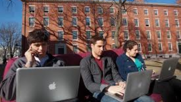 டிரம்ப் நிர்வாகம் – ஹார்வர்டு பல்கலை. மோதல்.. கேள்விக்குறியான 788 இந்திய மாணவர்களின் எதிர்காலம்..