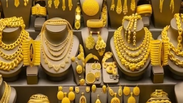  தங்கம் வாங்குவோருக்கு மீண்டும் அதிர்ச்சி.. சவரனுக்கு ரூ.400-க்கும் மேல் எகிறிய தங்கம்..!!