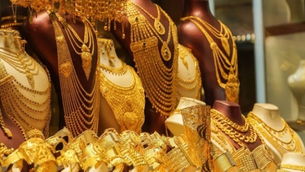 தங்கம் வாங்குவோருக்கு அடித்த ஜாக்பாட்.. தொடர்ந்து சரியும் தங்கம்.. சீக்கிரம் கடைக்கு போங்க.!! தங்கம் வாங்குவோருக்கு அடித்த ஜாக்பாட்.. தொடர்ந்து சரியும் தங்கம்.. சீக்கிரம் கடைக்கு போங்க.!!