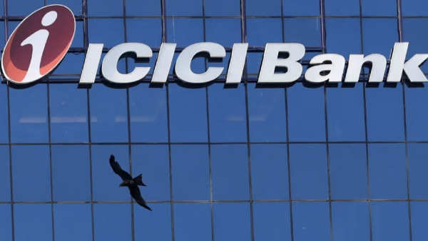 ICICI வங்கி வாடிக்கையாளர்களே இத கவனிங்க.. ஏடிஎம் உட்பட ஒட்டுமொத்த சேவைகளுக்கும் புதிய கட்டணம்.!!