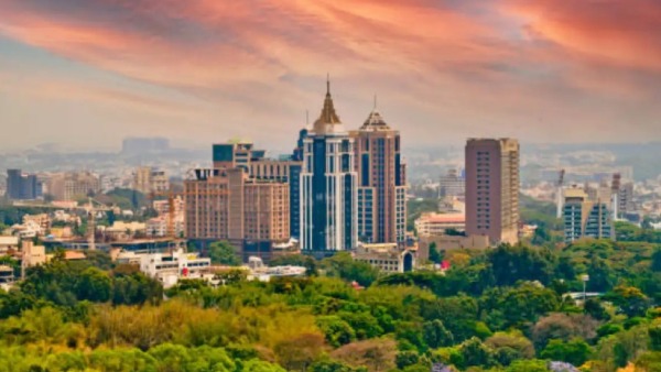 பெங்களூர் வீட்டு ஓனர் அட்ராசிட்டி,.. அடுக்கடுக்கான புகார்.. ட்விஸ்ட் வைத்த நெட்டிசன்கள்..!!