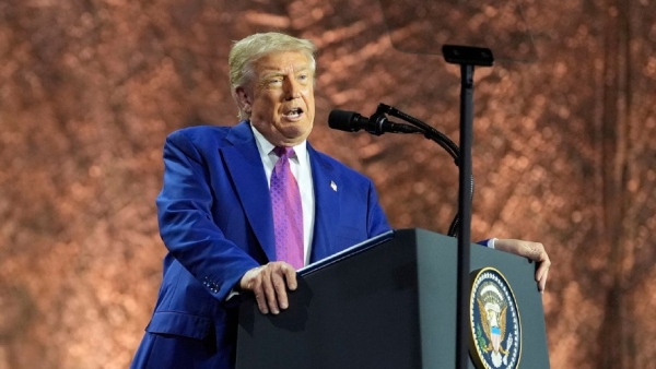  டொனால்ட் டிரம்பின் புதிய வரி: அமெரிக்க இந்தியர்களுக்கு சிக்கல்.. பணம் அனுப்பும் செலவு அதிகரிக்குமா?