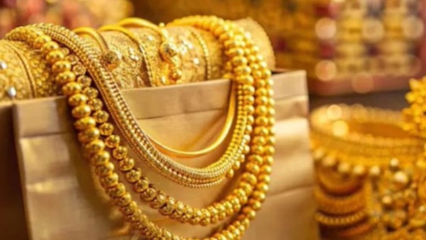 மீண்டும் மீண்டுமா.. தங்கம் விலை தொடர் உயர்வு: ஜூலை 3 அன்று புதிய உச்சம்! நகை பிரியர்கள் கலக்கம்!
