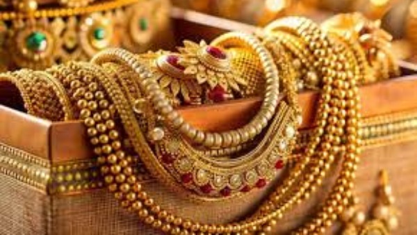 சென்னையில் ரூ.75, 000ஐ கடந்தது ஒரு சவரன் ஆபரணத் தங்கம்.. அதிர்ச்சியில் மக்கள்.. சென்னையில் ரூ.75, 000ஐ கடந்தது ஒரு சவரன் ஆபரணத் தங்கம்.. அதிர்ச்சியில் மக்கள்..