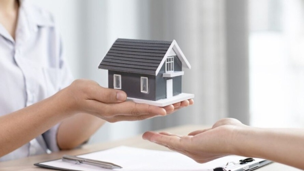 நடுத்தர வர்க்கத்தினர் இனி வீடு வாங்குவது அவ்வளவு எளிதல்ல.. இத்தனை சிக்கல்கள் இருக்கா..?