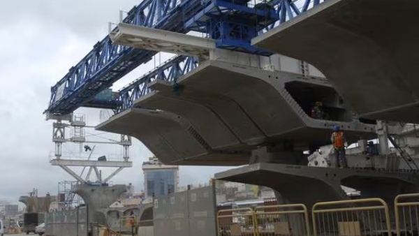 பெங்களூரு டிராபிக்: போக்குவரத்து நெரிசலுக்கு குட்பை .. வருகிறது பிரெஸ்டீஜ் குழுமத்தின் மேம்பாலம்