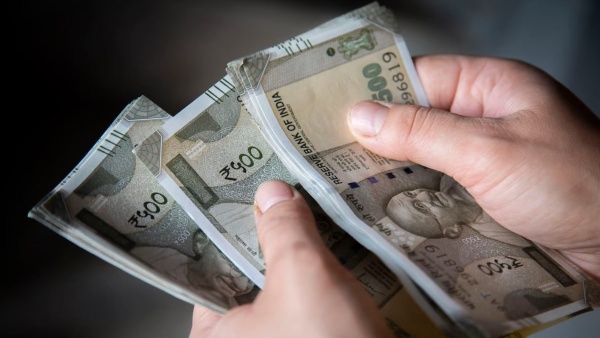 8ஆவது சம்பள கமிஷன்: மும்மடங்கு உயர்கிறதா மத்திய அரசு ஊழியர்களின் சம்பளம்?