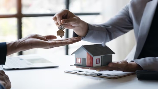 இதை நம்பி யாரும் வீடு வாங்காதீங்க.. உண்மையை உடைக்கும் பொருளாதார நிபுணர் ஆனந்த் ஸ்ரீனிவாசன்..!!