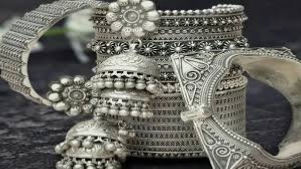 தங்கம் ,வெள்ளி விலை தடாலடி உயர்வு! ஒரு சவரன் தங்கம் மீண்டும் ரூ.73,000-ஐ கடந்தது..மக்கள் அதிர்ச்சி!!