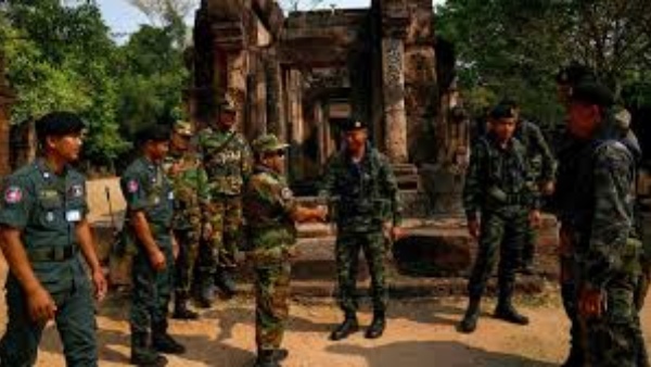 தாய்லாந்து –கம்போடியா போருக்கு மத்தியில் சிக்கிய 2 இந்து கோயில்..!!