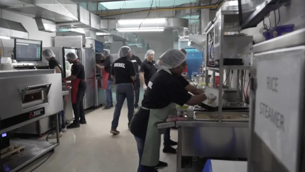 ஹோட்டல் பிசினஸ் விட இது பெஸ்ட்.. ஆனா ஒரு செக்.. கிளவுட் கிச்சன் தெரியுமா உங்களுக்கு..?