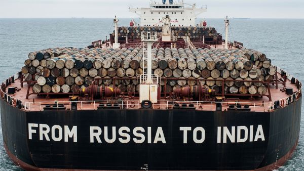 ரஷ்ய கச்சா எண்ணெய் வாங்குவது யார்..? டிரம்ப்-ன் 25% கூடுதல் வரிக்கு இவங்க தான் காரணம்..?