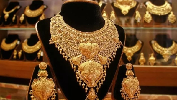 தங்கம் வாங்க சரியான டைம்.. இன்னைக்கு விட்ட என்னைக்கும் இல்லை.. சவரன் ரூ.560 சரிவு!