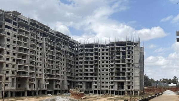 சொந்த வீடுக்காக ஒரு தலைமுறையோட சம்பளத்தையே கேட்டா எப்படி? நீங்களும் வேண்டாம் உங்க வீடும் வேண்டாம்!!