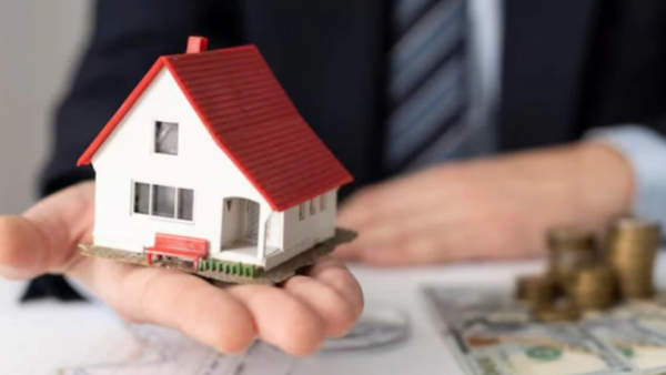 டிரம்பின் வரியால் இந்தியாவுக்கு வந்த அடுத்த சிக்கல்.. வீடுகள் விற்பனையும் முடங்கப்போகுது..!!