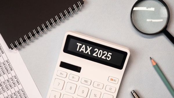 சம்பளம் வாங்குவோருக்கு ஓர் நற்செய்தி.. இரண்டு முக்கிய வரிகளில் வரி விலக்கு வரம்புகள் உயர்வு..!!