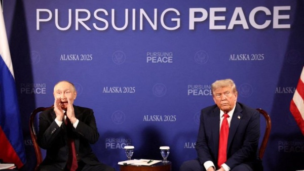 அலாஸ்காவில் டிரம்ப்-ஐ சந்தித்தது உண்மையான புதினே கிடையாது - பகீர் கிளப்பும் நெட்டிசன்கள் !! 