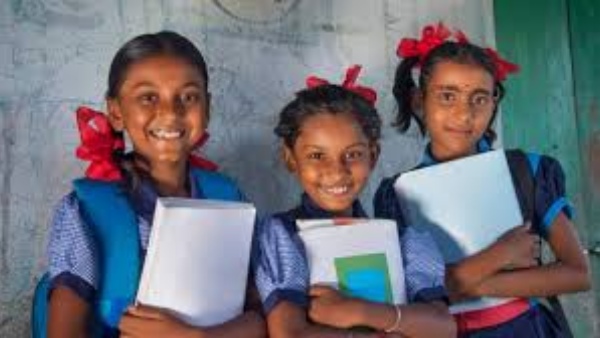 உங்களுக்கு பெண் குழந்தை இருக்காங்களா? இந்த திட்டத்துல ரூ.50,000 கிடைப்பது கியாரண்டி