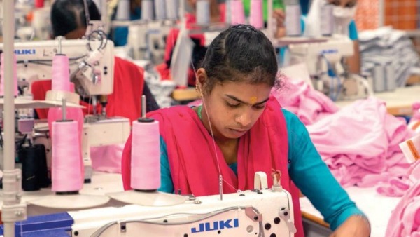 டிரம்ப் வரி விதிப்பு: திருப்பூர் பின்னலாடை தொழில் கடும் பாதிப்பு.. 40% தொழிலாளர்கள் பணிநீக்கம்!!