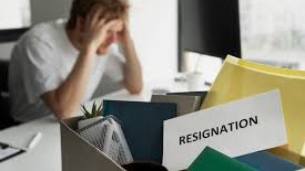 நீங்களே ராஜினாமா பண்றீங்களா? நாங்க அனுப்பி வைக்கவா? – மிரட்டப்படுவதாக டிசிஎஸ் மீது பரபரப்பு புகார்