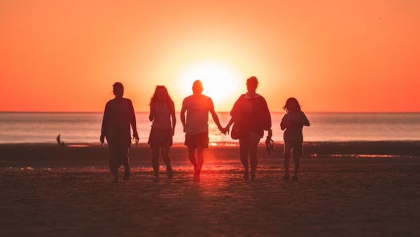 கடன் வாங்கி டூர் போகும் மக்கள்.. இப்போ இதுதான் டிரண்டா..?! 