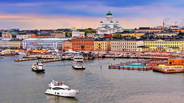 அமெரிக்காவை விட்டுத்தள்ளுங்க!! சொர்க்கபுரியான ஃபின்லாந்துல நிரந்தர குடியுரிமை வாங்குறது செம ஈஸி!!