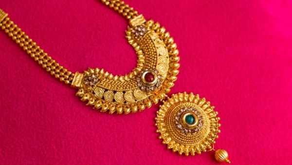 தங்கம் விலை உயரும் போது நகை கடை நிறுவன பங்குகளில் முதலீடு செய்யலாமா?-நிபுணர்கள் பதில்