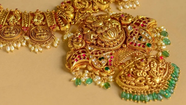 Gold எவ்வளவு வாங்க முடியுமோ வாங்கிடுங்க.. ரூ,1.5 லட்சம் தாண்ட போகுது! ஷாக் Goldman Sachs ரிப்போர்ட்!