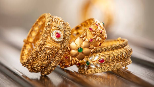 வரலாறு காணாத உச்சத்தில் தங்கம்.. இனி ஒரு சவரன் நகை ரூ.90,000..! அதிர்ச்சியில் மக்கள்!!