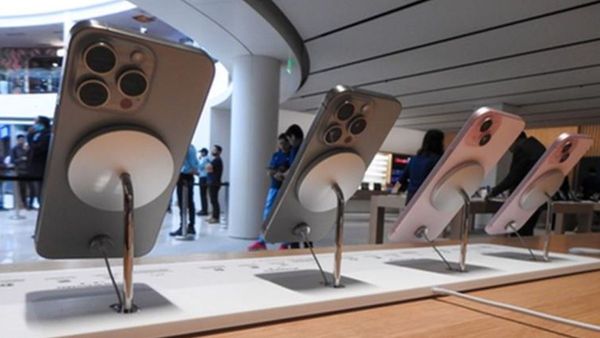 பண்டிகை காலத்தில் இந்தியாவில் ஆப்பிள் விற்பனை 28% வளர்ச்சி எட்டும்.. ஐபோன் 17 சீரிஸுக்கு ஜாக்பாட்.!! பண்டிகை காலத்தில் இந்தியாவில் ஆப்பிள் விற்பனை 28% வளர்ச்சி எட்டும்.. ஐபோன் 17 சீரிஸுக்கு ஜாக்பாட்.!!