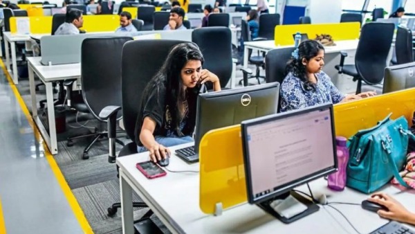 ஆட்டம் காணும் ஐடி துறை.. எல்லாம் ஏஐ படுத்துற பாடு.. ஆரம்பத்துலேயே இப்படி நடக்குதே..!!