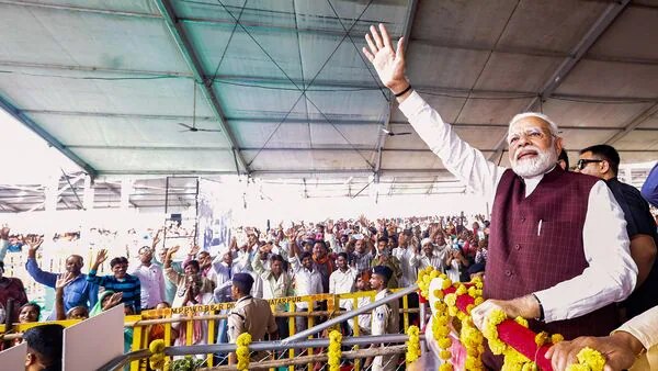 25 ஆண்டுகள் ஆட்சி பொறுப்பு! சொந்த வீடு கூட இல்லை!! பிரதமர் மோடியின் சொத்து மதிப்பு தான் என்ன?