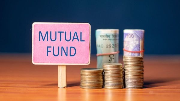 SIP: ரூ.7000 முதலீடு ரூ.21802 ஆக மாறியது.. 3 மாதங்களில் அசுர வளர்ச்சி கண்ட மியூச்சுவல் ஃபண்டுகள்.!