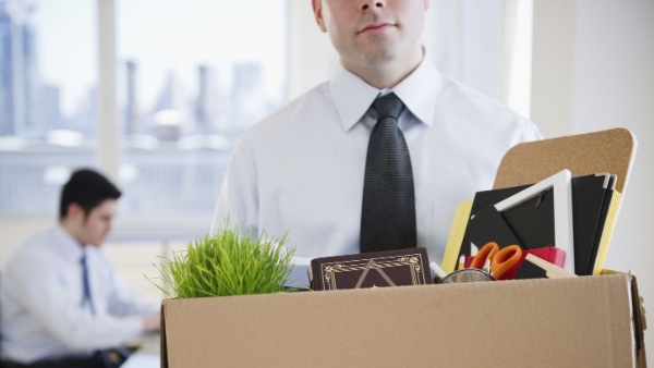 பாட்டிக்கு உடம்பு சரியில்ல.. ஊருக்கு போகணும்.. வார இறுதியில் வேலைக்கு வர மறுத்த ஊழியர் பணிநீக்கம்..!