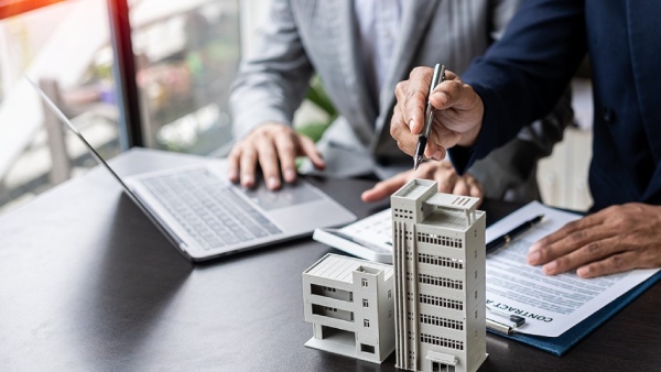 இந்திய வங்கிகளில் முதலீடு செய்ய ஆர்வம் காட்டும் வெளிநாட்டினர்.. திடீர் முடிவுக்கு என்ன காரணம்..? இந்திய வங்கிகளில் முதலீடு செய்ய ஆர்வம் காட்டும் வெளிநாட்டினர்.. திடீர் முடிவுக்கு என்ன காரணம்..?