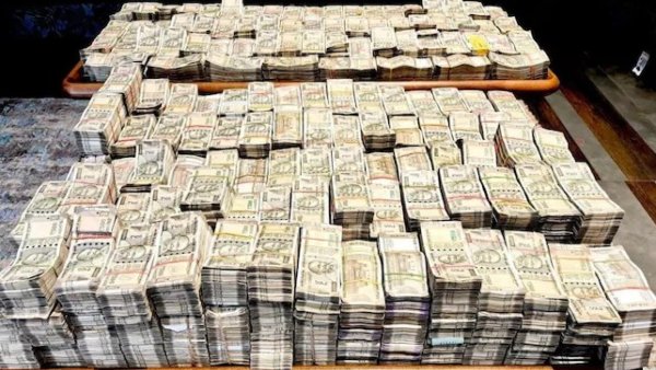 நிலுவையில் உள்ள வழக்கை மறைத்த பொதுத்துறை வங்கி.. ரூ.2 கோடி அபராதம் போட்ட கோர்ட்.!!