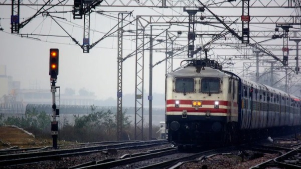 IRCTC: ஒரு மாதத்தில் 12 டிக்கெட்டுகளுக்கு மேல் முன்பதிவு செய்வது எப்படி? முழு விவரம்!