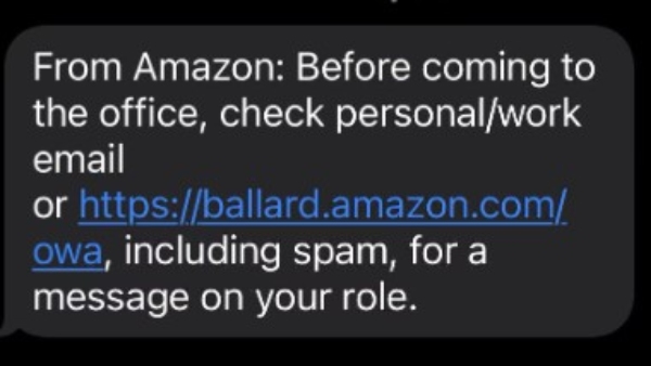 போன மாசம் பிரமோஷன், இந்த மாசம் லே ஆஃப்!! அதிகாலை 3 மணிக்கு வந்த SMSஆல் அதிர்ந்து போன ஊழியர்..!