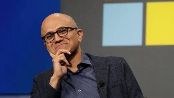 திடீரென பொறுப்புகளில் இருந்து விடுவிக்கப்பட்ட சத்ய நாதெல்லா!! மைக்ரோசாப்டில் என்ன நடக்கிறது?