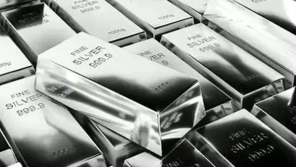 பெரும் வீழ்ச்சி.. ஒரு கிலோ வெள்ளி ரூ.1,33,000 வரை சரிய வாய்ப்பு.. SAMCO நிபுணர் எச்சரிக்கை.!