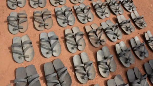 தமிழ்நாட்டை ஏமாற்றிய தென்கொரிய காலணி நிறுவனம்.. ரூ.1,250 கோடி முதலீட்டை ஆந்திராவுக்கு மாற்றியது ஏன்?