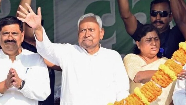 பீகாரில் நிதிஷ் குமார் வாகை சூட இதுதான் காரணம்.. அசைக்க முடியாத சக்தியாக்கிய பெண் வாக்காளர்கள்..!!