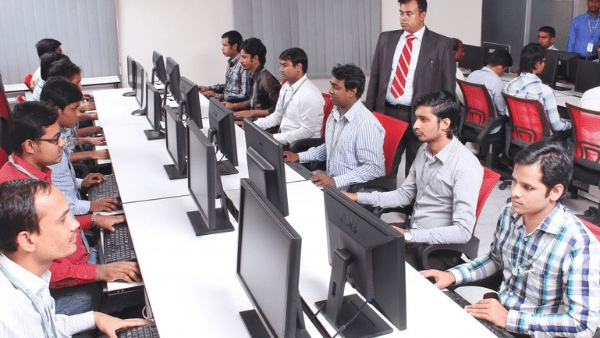 ஐடி ஊழியர்கள் சிஸ்டமை விட்டு நகரக் கூடாதா? கண்காணிப்பு குறித்த சர்ச்சைக்கு Cognizant விளக்கம்!! ஐடி ஊழியர்கள் சிஸ்டமை விட்டு நகரக் கூடாதா? கண்காணிப்பு குறித்த சர்ச்சைக்கு Cognizant விளக்கம்!!