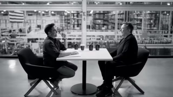 எலான் மஸ்க்-ஐ இண்டர்வியூவ் எடுக்கும் முதல் இந்தியர்.. டிவிட்டர் வீடியோவால் பரபரப்பு..!!